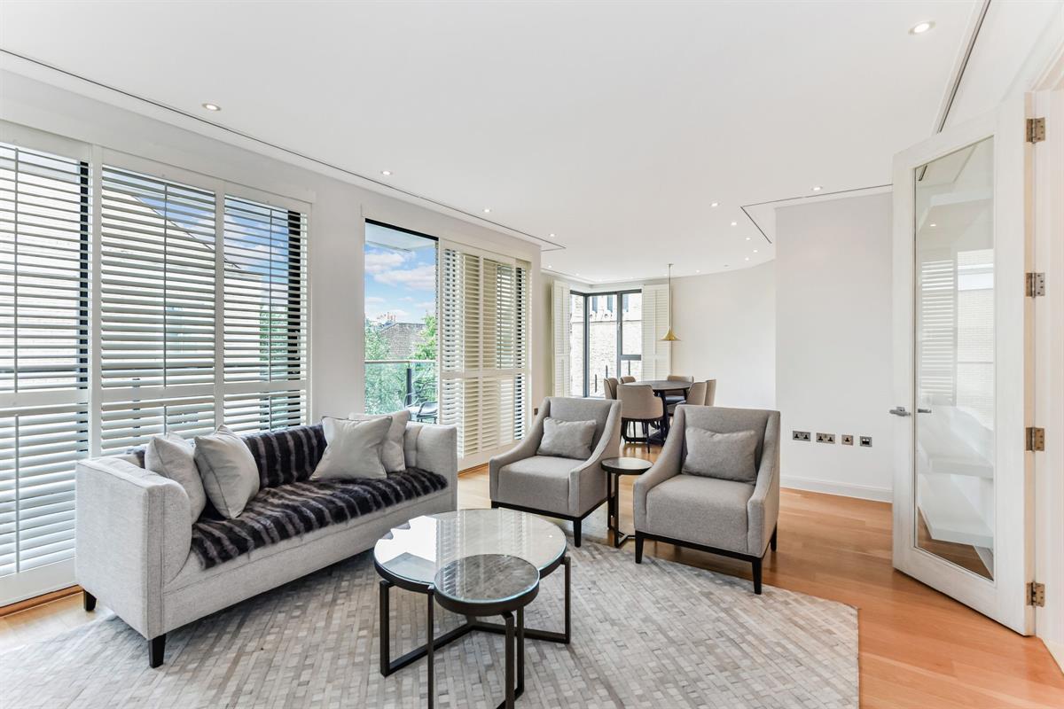 Square, W8 Landstones