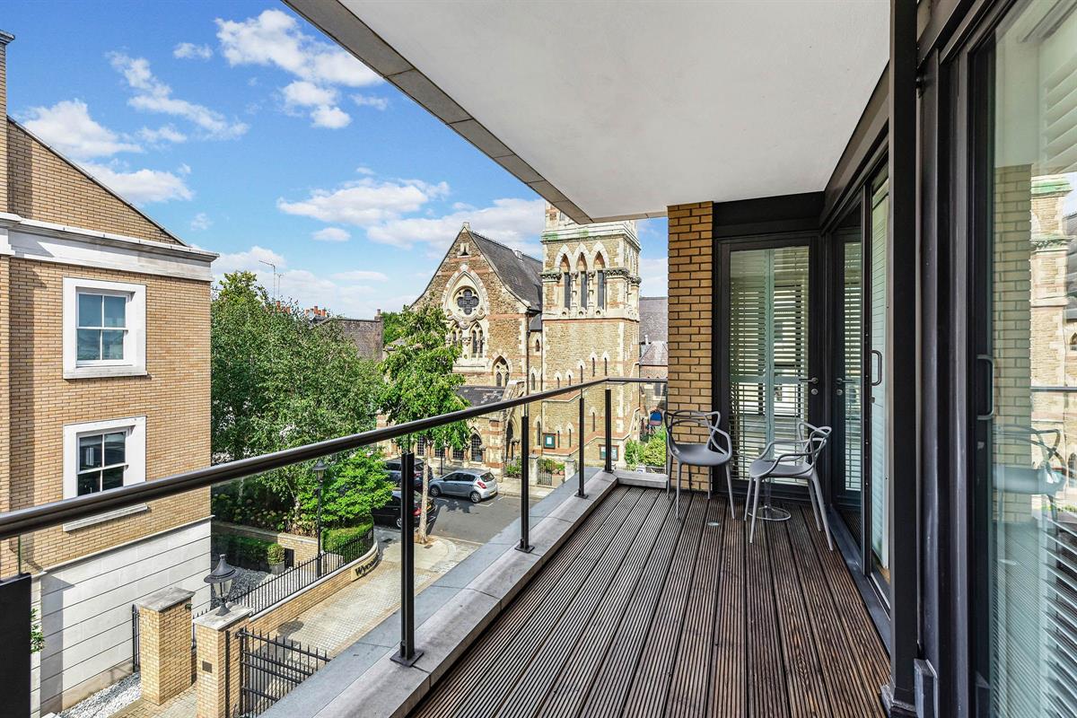 Square, W8 Landstones