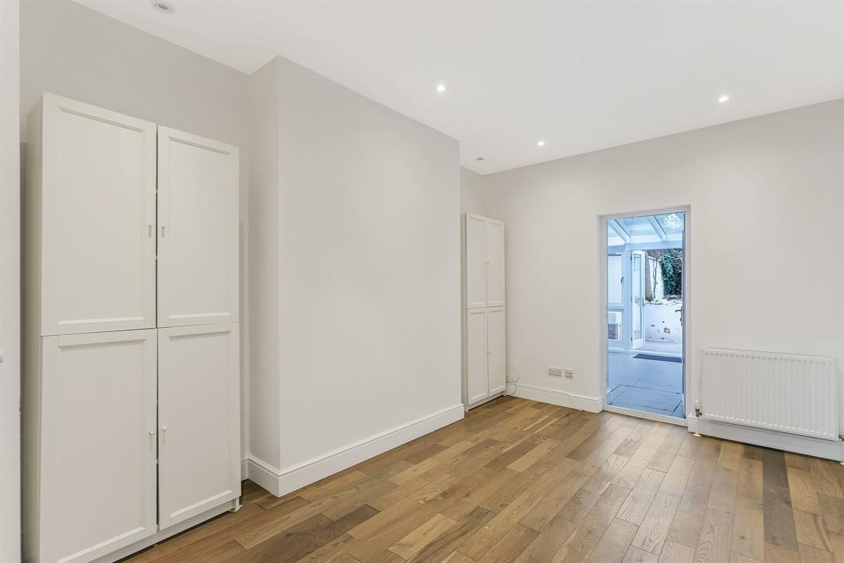 Fawcett Street, SW10 Landstones