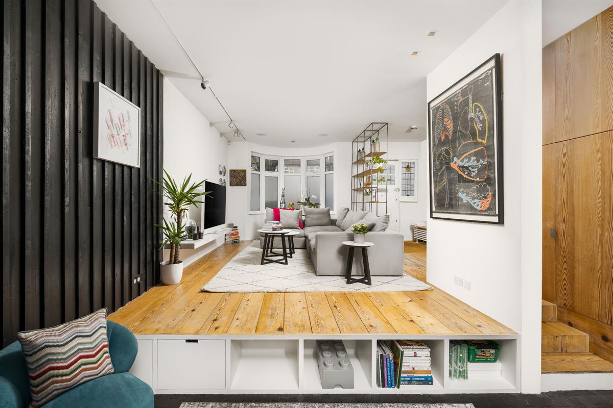 Whitmore Gardens, NW10 Landstones